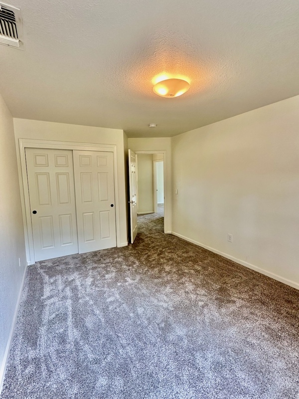 Building Photo - 515 Adriana Pl