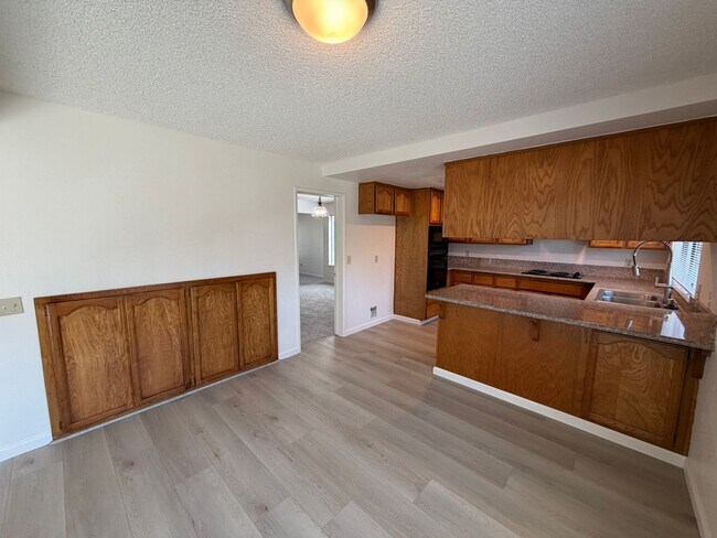 Building Photo - 872 Shellwood Way