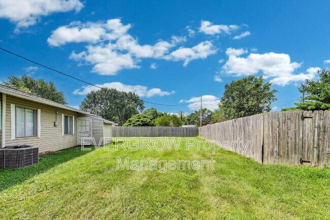 Building Photo - 546 Mooreland Dr