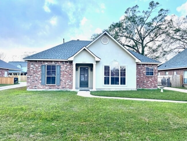 Primary Photo - 14371 Whispering Oaks Dr