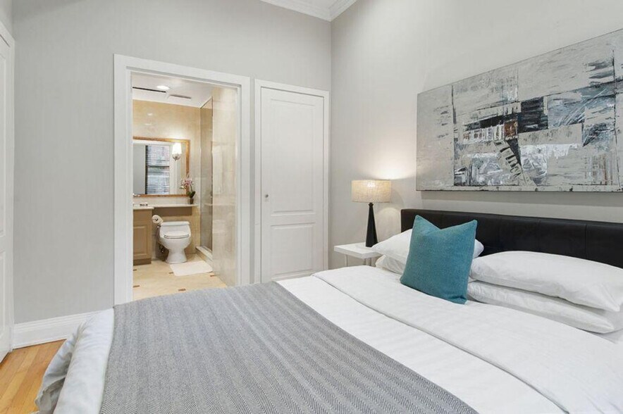 Building Photo - 24 E 38th St