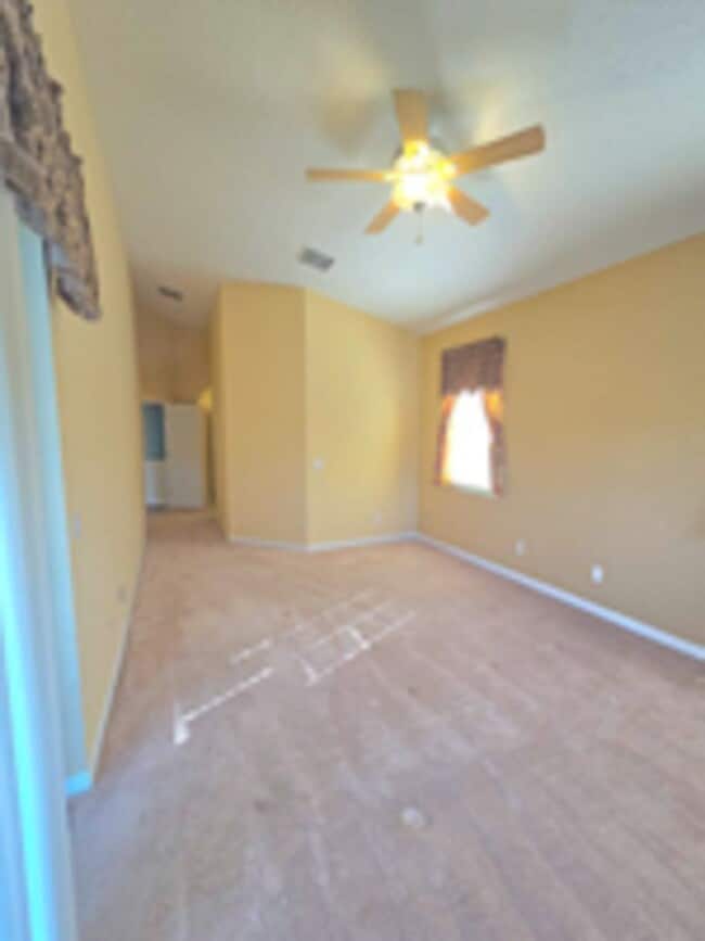 Building Photo - 691 Lakeworth Cir