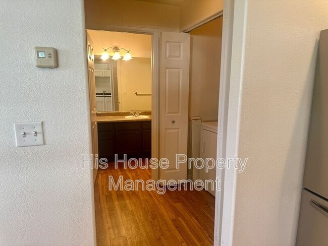 Building Photo - 6345 Chardonnay St
