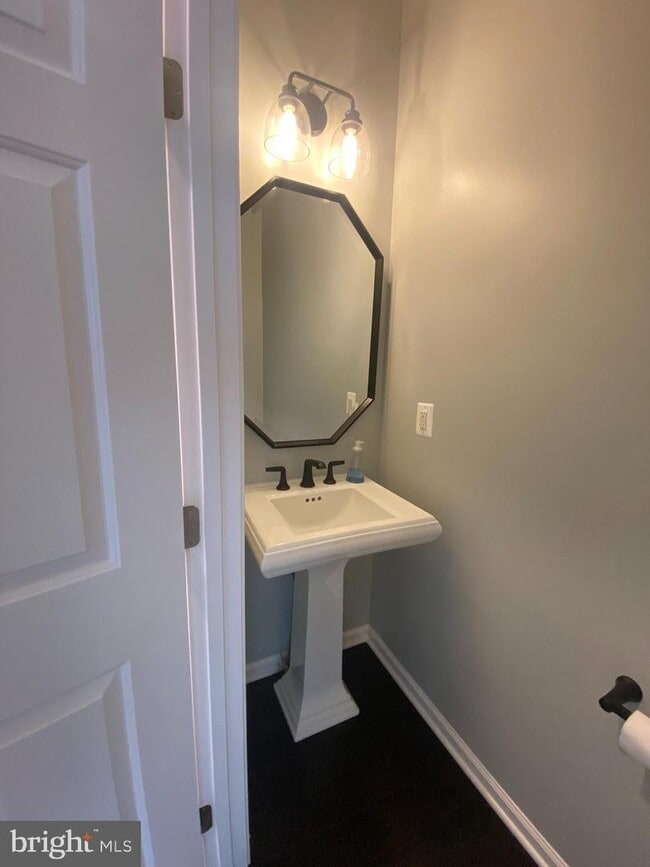 Building Photo - 12502 Royal Crown Dr