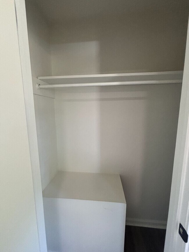 Building Photo - Fully Remodeled 3 Bed 2 bath