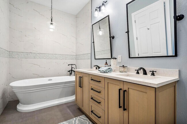 Building Photo - 3261 Estancia Wy