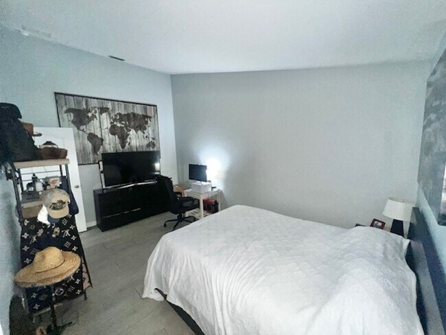 Building Photo - Amazing 4x2 in Lake Nona!! Gated Nona Crest! All tile flooring!! 2 car garage!