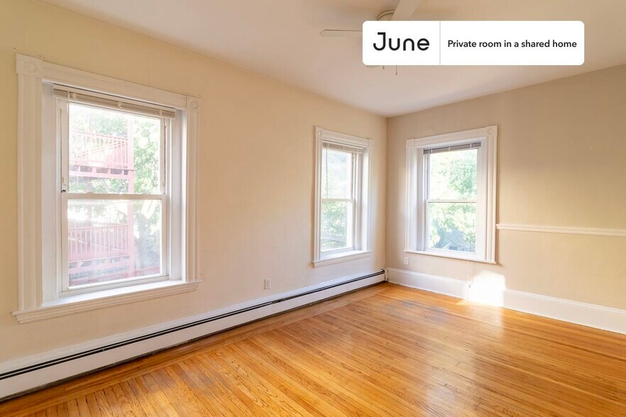 Building Photo - Room in Shared 4 bed/2 bath home
