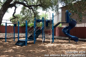 Building Photo - 46 Viking Oak