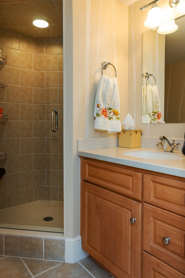 Building Photo - 3 Barclay Sq