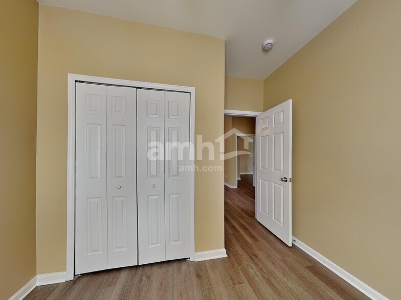 Building Photo - 6878 Coopers Hawk Trl