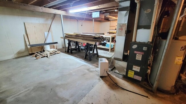 Building Photo - 4015 Claire St