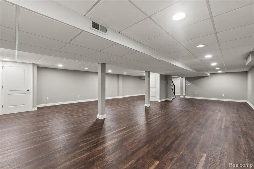 Building Photo - 1592 Lone Pine Rd