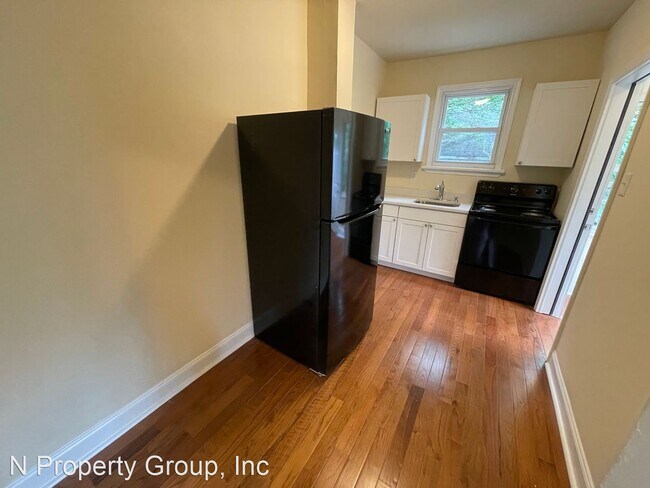 Building Photo - 3 br, 1 bath House - 143 Highland Ave