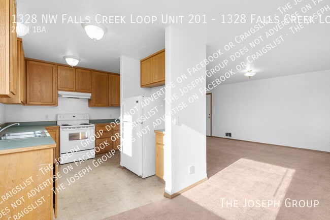 Building Photo - 1328 NW Falls Creek Loop