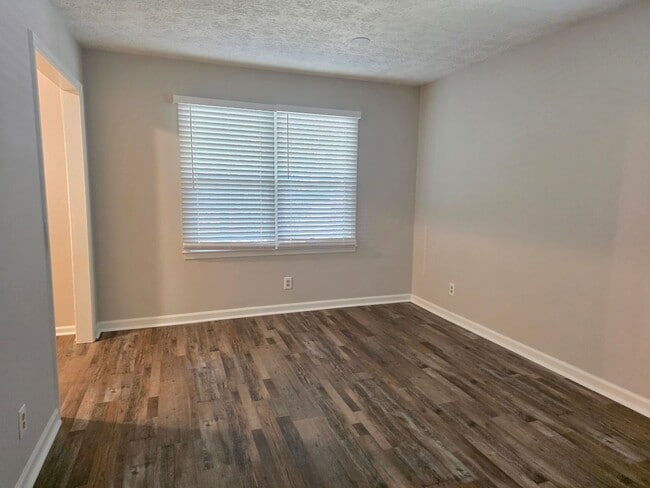 Building Photo - Rare 3 bed 2 bath ranch located in Marietta
