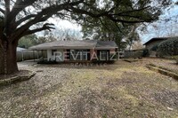 Building Photo - 3 Bedroom/1.5 Bathroom Home in West Mobile!