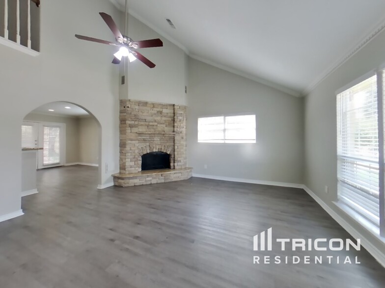 Building Photo - 21114 Southern Colony Ct