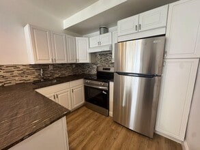 Building Photo - 1311 NE 42nd St