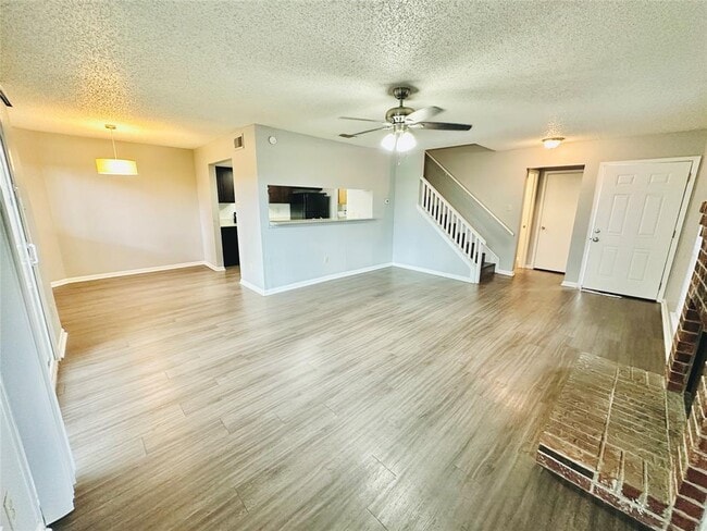 Building Photo - 2612 Gwendolyn Ln