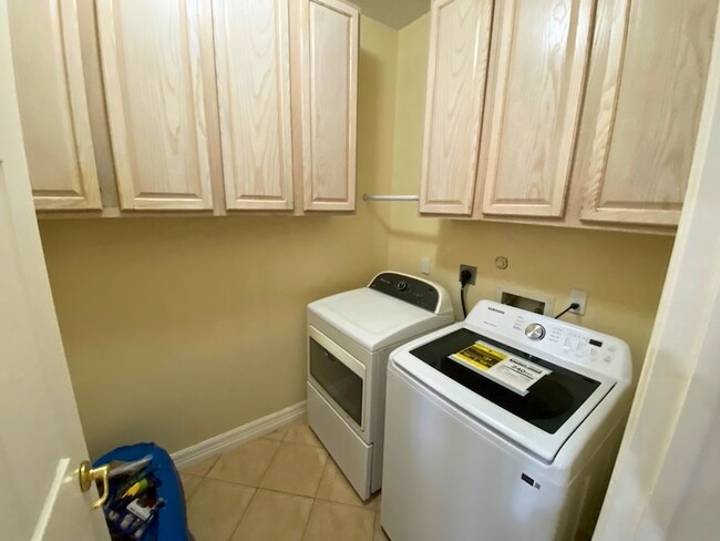 Building Photo - 21623 San Marino Dr