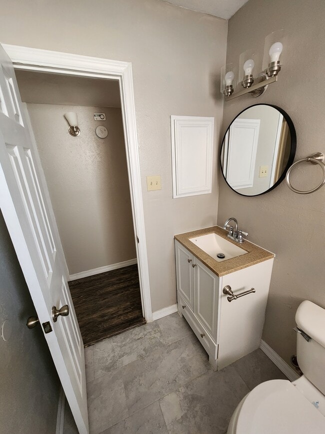 Hall Bathroom - 5109 Bastille Ave