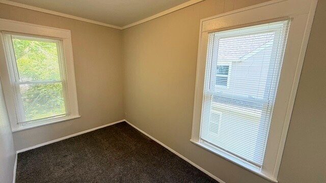 Building Photo - CENTER TOWNSHIP 3 BEDROOM DUPLEX AVAILABLE NOW!  ACCEPTS SECTION 8
