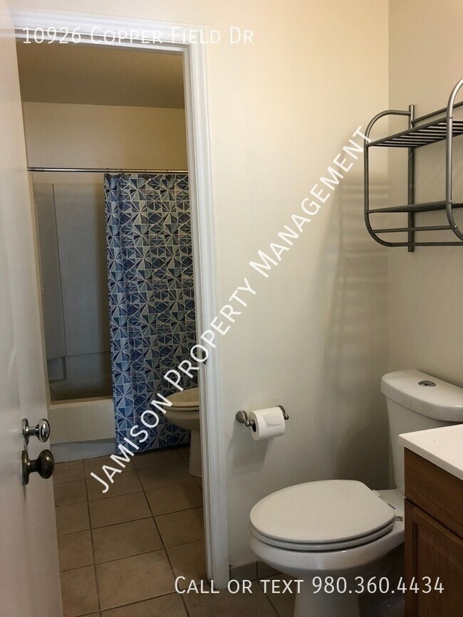 Building Photo - 10926 Copperfield Dr