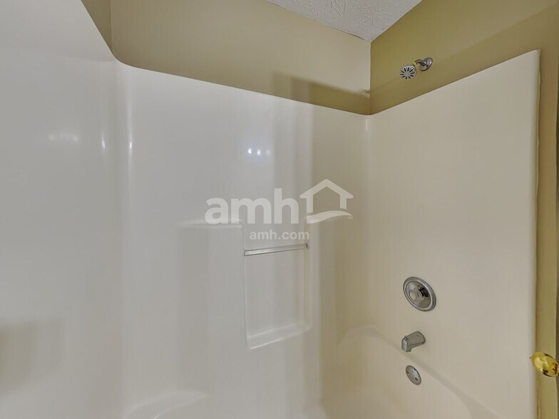 Building Photo - 2058 River Birch Dr