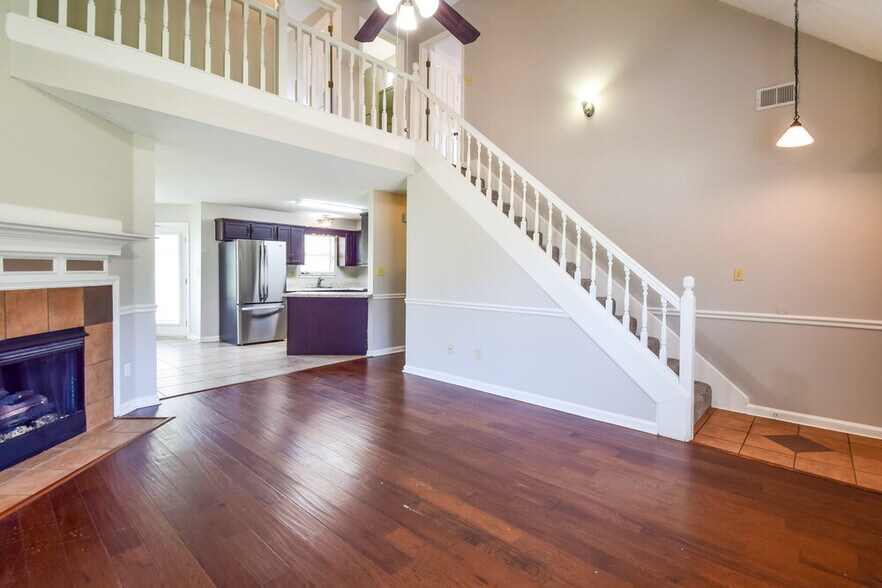 Building Photo - 1862 Towson Ln