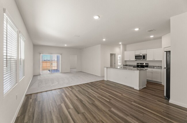 Building Photo - Amazing home ready to move in!