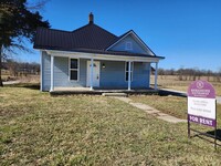 Building Photo - 2 Bedroom Home in the Country