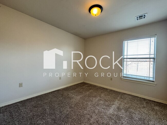 Building Photo - 3 Bedroom, 2 Bath, 2 Car Garage - SELF TOURS AVAILABLE SOON!