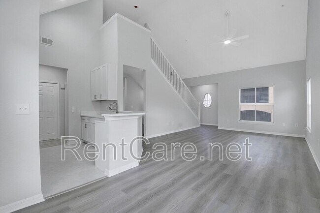 Building Photo - 6005 Westgate Dr