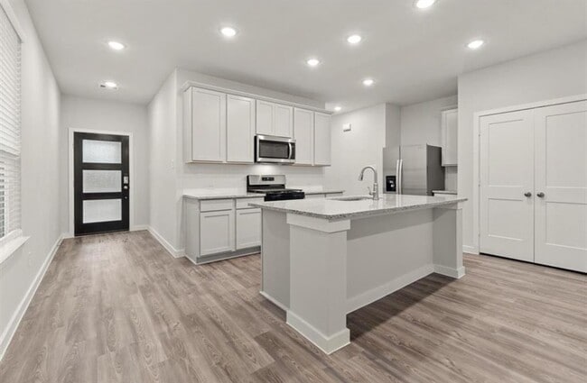 Building Photo - 12927 California Palm Ct