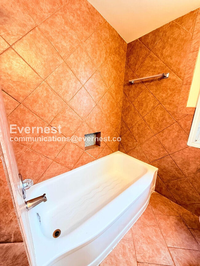 Building Photo - 8034 Hartwell St