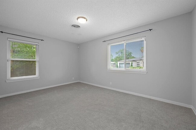 Building Photo - 3100 Whiteway Dr