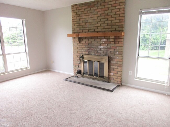 Building Photo - 2 br, 1.5 bath Condo - 1183 Bethel Rd