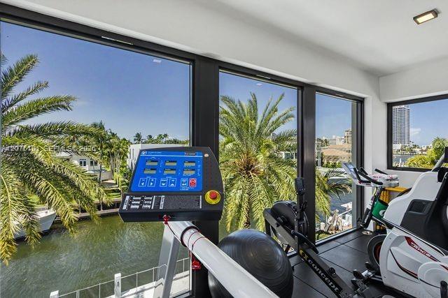 Building Photo - 2627 Castilla Isle