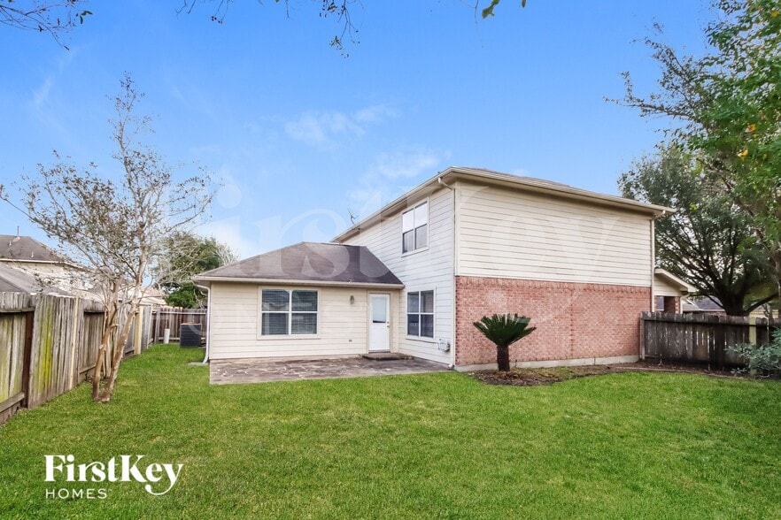 Building Photo - 17903 Seco Creek Ln