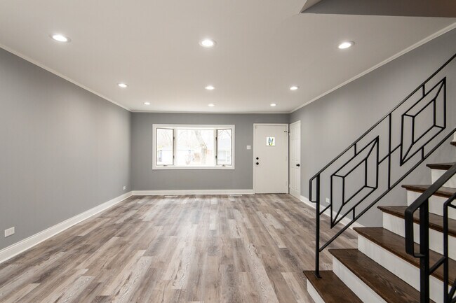 Building Photo - 106 Well St