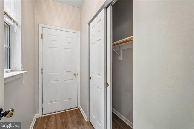Building Photo - 905 Royal Elm Ct