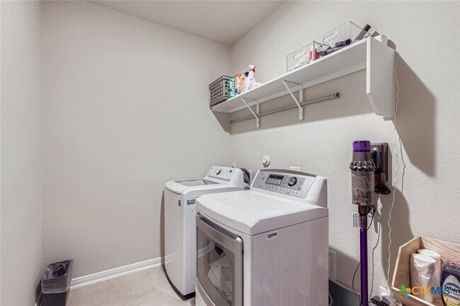 Building Photo - 3141 Charyn Wy