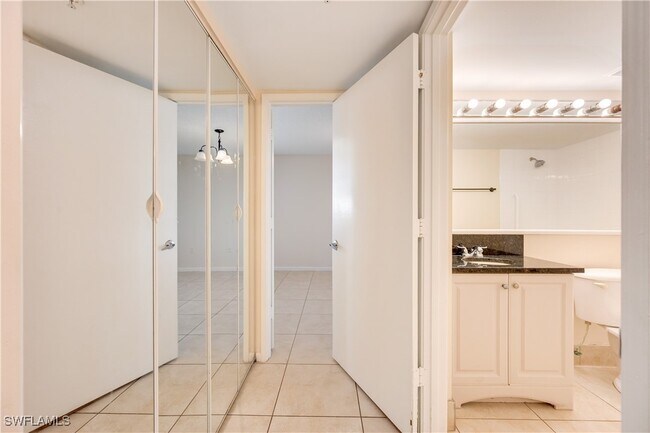 Building Photo - 1210 Wildwood Lakes Blvd