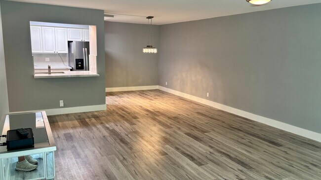 Building Photo - 1301 River Reach Dr