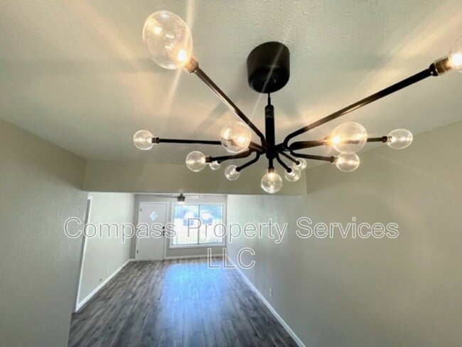 Building Photo - 2321 Glendale Dr