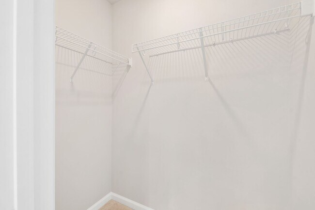 Building Photo - Move-In Ready 4-Bedroom Townhome in Rosedale!