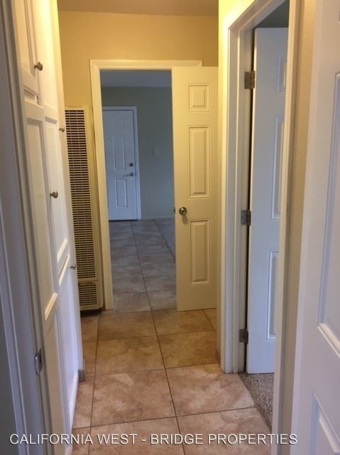 Building Photo - 2 br, 1 bath Apartment - 284 N. Chorro