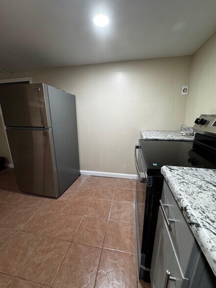 Building Photo - 51 Poe Ave