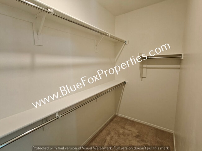 Building Photo - 7860 N Scholes Ave